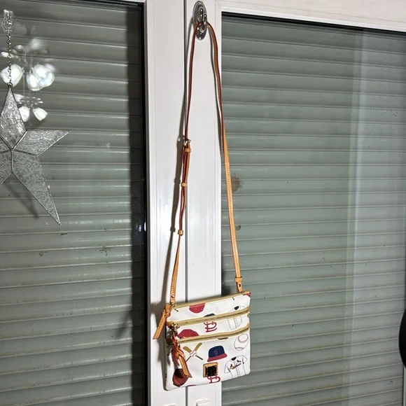 St. Louis Cardinals mlb Dooney & Bourke crossbody - Picture 2 of 3